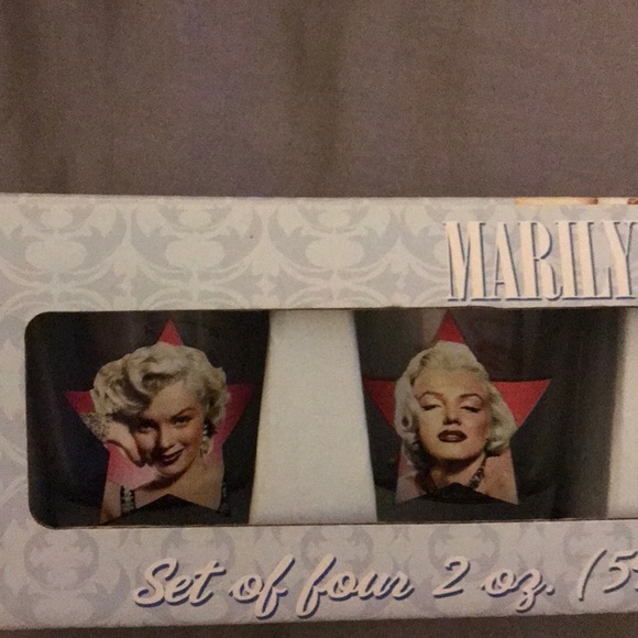 Hot Topic Other - Marilyn Monroe 4pk Shots Glasses NWT